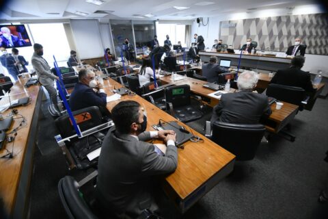 CPI da Covid deve ouvir auditor do TCU na quinta-feira