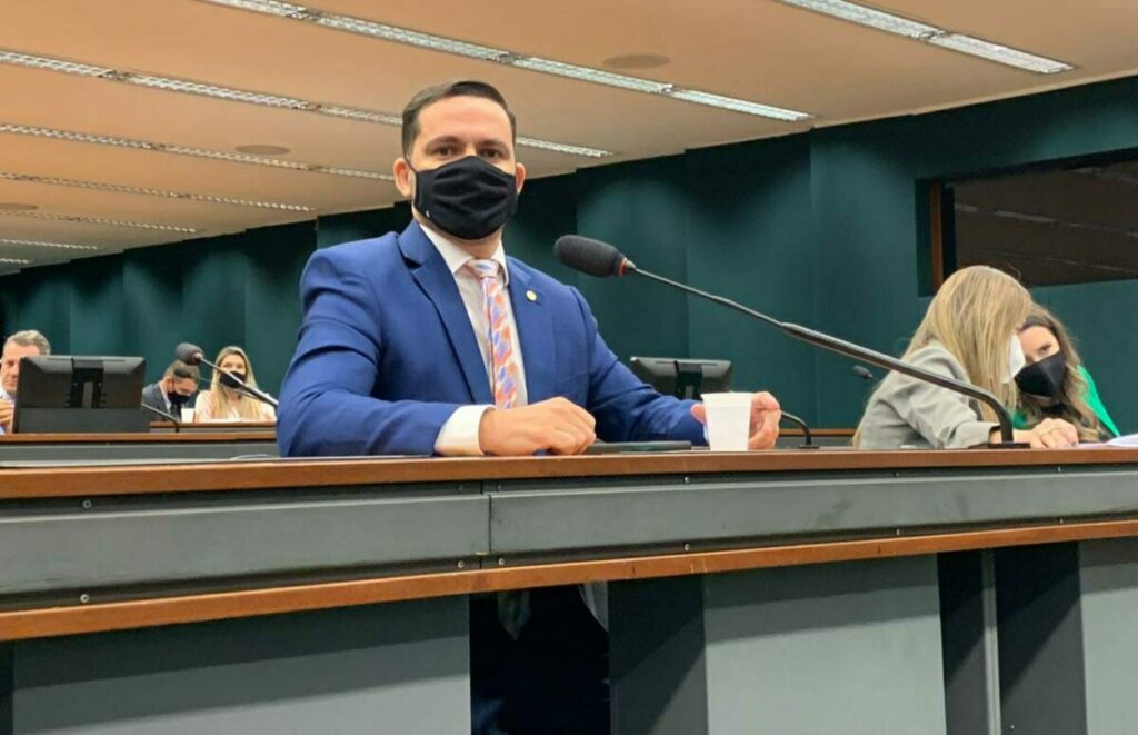 Capitão Alberto Neto sugere mutirão no INSS para agilizar seguro-defeso