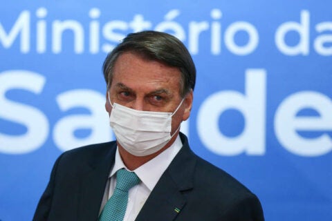 Governo Bolsonaro pediu propina de US$ 1 por dose, diz jornal