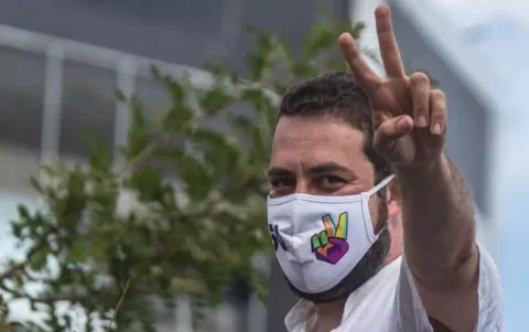 Cotado para o governo de SP, Guilherme Boulos concorrerá à Câmara dos Deputados